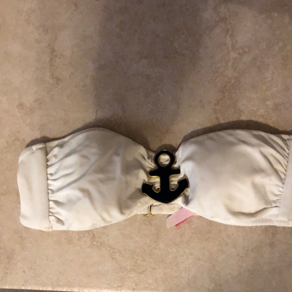 Baiting suit